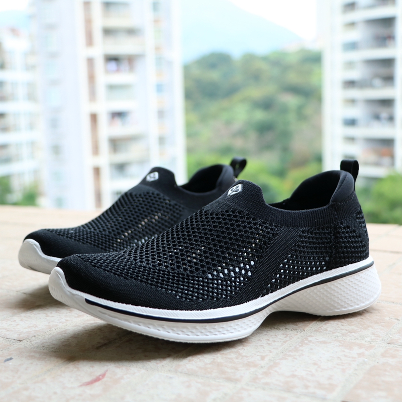 Hollow large mesh breathable fly-woven soft bottom shock-absorbing men's and women's one-leg set lazy walking casual heelys middle-aged and elderly