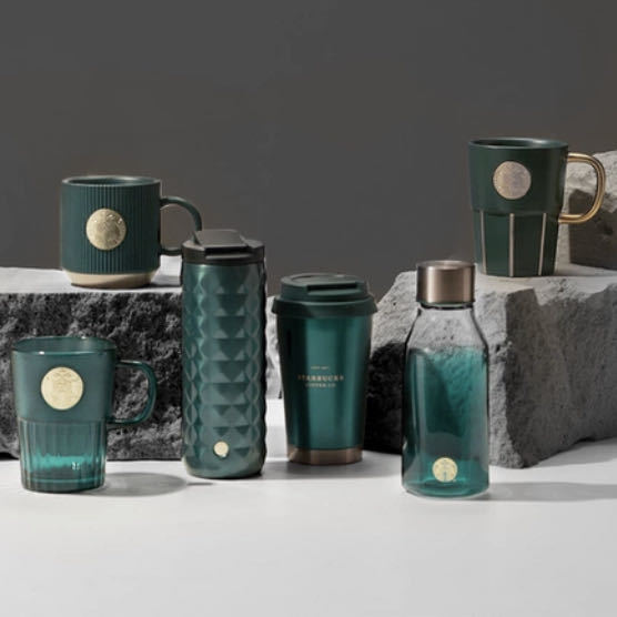 Starbucks Classic Dark Green Cup Goddess Logo Badge Straw Mug Diamond Pattern Insulated Ivory White Cold Water Bottle Starbucks Classic Dark Green Cup Goddess Logo Badge Straw Mug Diamond Pattern Insulated Ivory White Cold Water Bottle