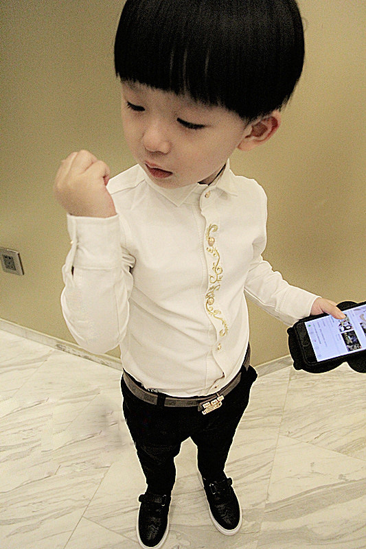 Bé trai áo sơ mi trắng tay dài mùa thu đông trẻ em áo cotton trắng trẻ em tiểu học cộng với áo nhung dày áo sơ mi thô cho bé trai