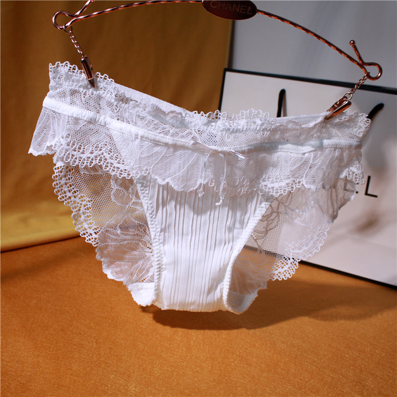 High - end / European and American transparent perspective lace tempts ladies underwear women middle - waist triangle trousers day