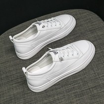 Chaussures blanches en peau de vache de première couche pour femmes 2024 nouveau style chaud chaussures décontractées à enfiler pour femmes semelle souple chaussures pour femmes en cuir véritable été