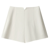 Белый пиджак классического кроя, шорты, тонкие эластичные штаны, высокая талия, в обтяжку, А-силуэт