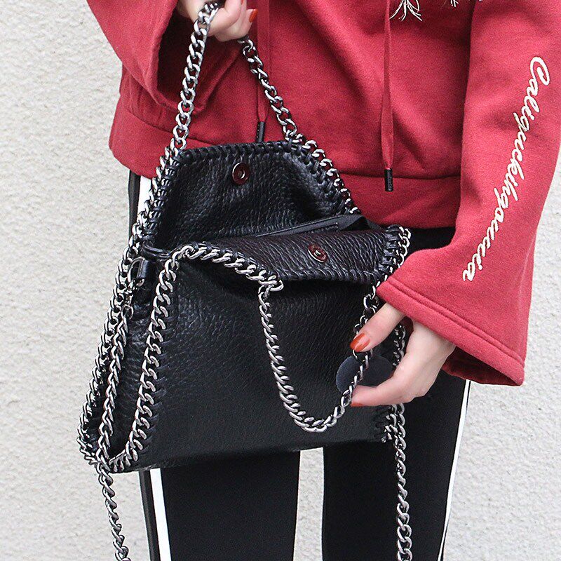 Spring and summer bag women 2022 new high-end sense bag Western style texture fashion personality chic messenger bag chain bag