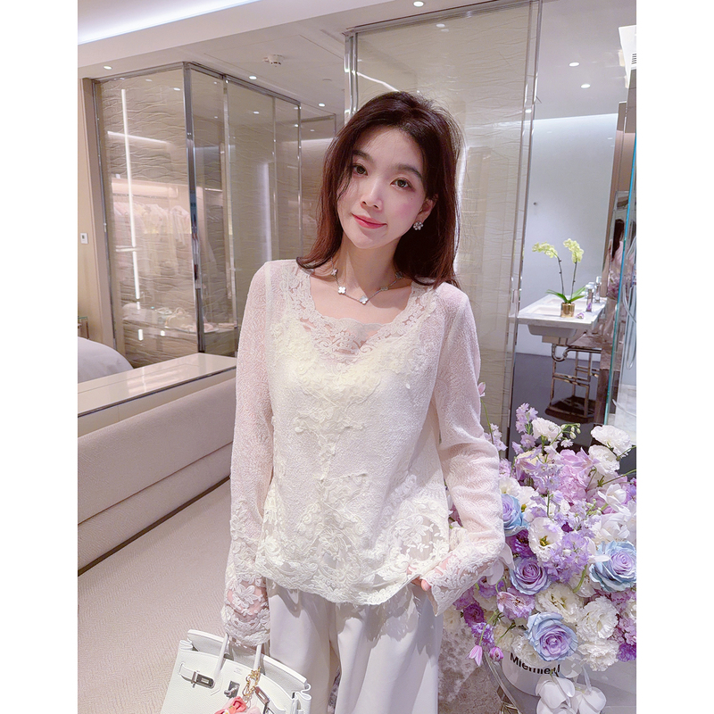 Missluxury【Soft Breathing】Personal Collection French White Lace Blouse with a Fairy-Like Atmosphere and Hollow Design for Layering