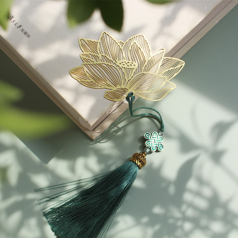   Metal brass Nasturtium Chinese Knot Tassel Lotus Bookmark gift bookmark for friends