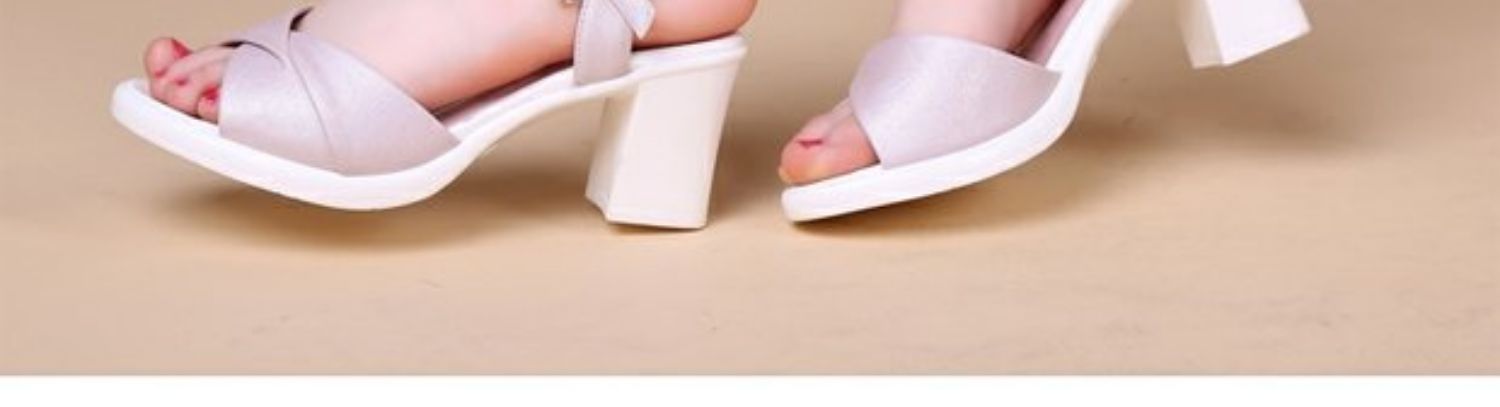Mùa hè 2019 phiên bản mới của Hàn Quốc dày với đế cao gót với một đôi sandal hở mũi thời trang nữ sandal - Sandal cửa hàng giày dép gần đây