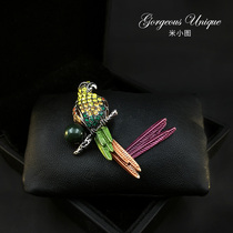 High-end retro brooch female atmosphere parrot corsage luxury temperament jacket pin Korean Joker Accessories 691