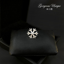590 Limited copper with super flash snowflake button mini - anti - walking pin sweater sweater accessories