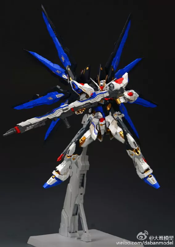 SF Vận chuyển Taipan MB Style Strike Free Assault Spray Skeleton 1/100 Mô hình tự lắp ráp mạnh mẽ - Gundam / Mech Model / Robot / Transformers