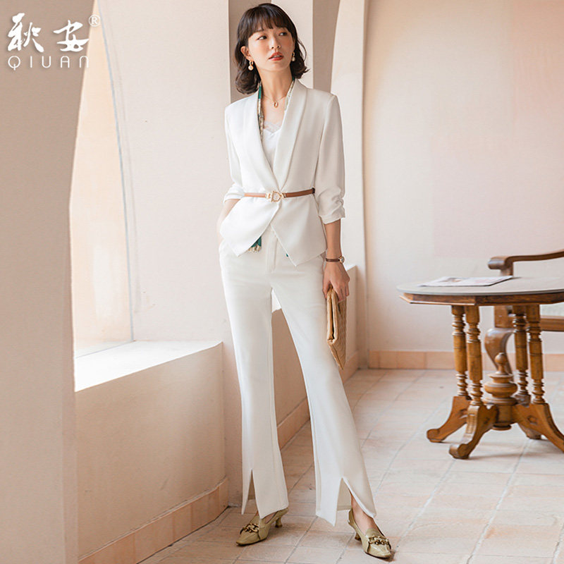 White suit suit female summer thin section 2022 new temperament goddess fan three-quarter sleeve small suit jacket summer