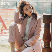 Suit phù hợp với gió Anh chuyên nghiệp phụ nữ váy 2020 mới nhỏ phù hợp với màu hồng Hàn Quốc mùa xuân khí bảo hộ lao động và mùa thu