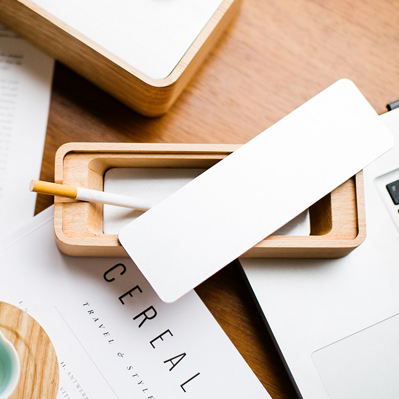 Gentleman wooden ashtray creative Nordic sitting room man with cover large ashtray to send her boyfriend birthday gift