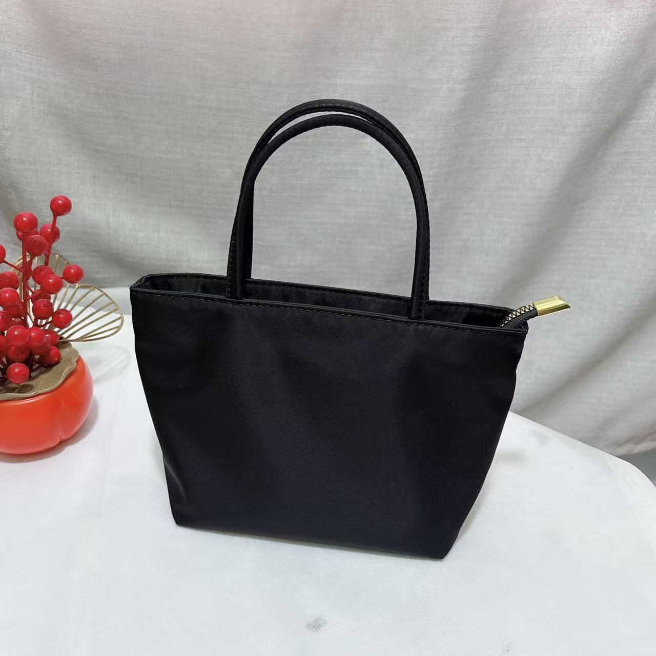 Новая портативная маленькая сумка, женская модная мини-сумка для мобильного телефона, водонепроницаемая милая сумка, универсальная легкая ручная сумка из ткани Оксфорд