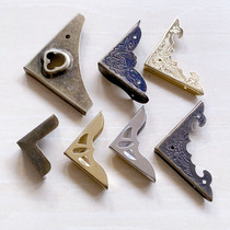 Picture frame decoration corner photo studio photo gold and silver antique iron corner guard bird-shaped bat pattern right-angle iron sheet