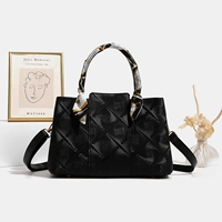 Black Follow Store Free Bears+SCARF