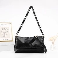 Black Follow Spect Massing Bag