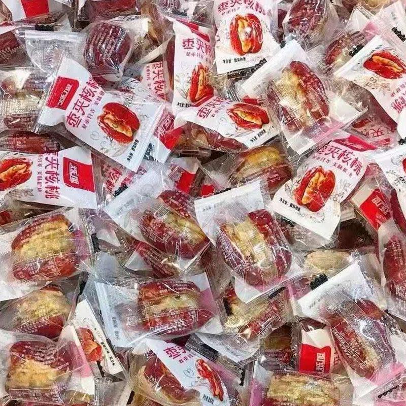 Shuoxu Jujube with Walnuts, a Xinjiang Specialty, Individually Packaged 500g, Double Nutrition, Healthy Snack, Perfect for Gifting Shuoxu Jujube with Walnuts, a Xinjiang Specialty, Individually Packaged 500g, Double Nutrition, Healthy Snack, Perfect for Gifting