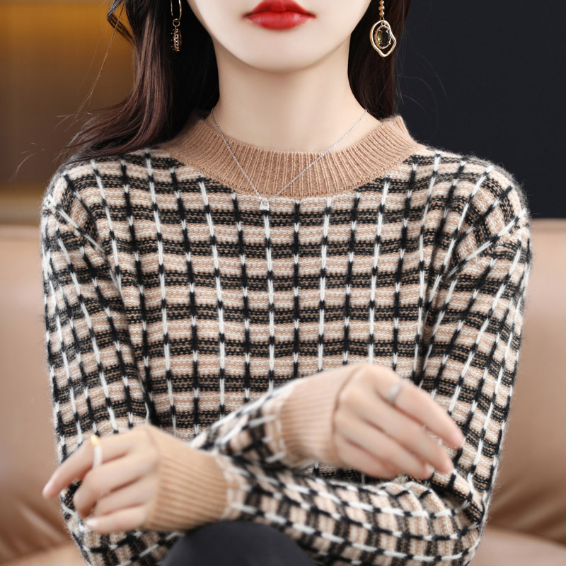 Clearance Sale: Women's High-Neck Sweater for Layering with Coat, New Autumn and Winter Slim-Fit Solid Color Versatile Knit Base Sweater