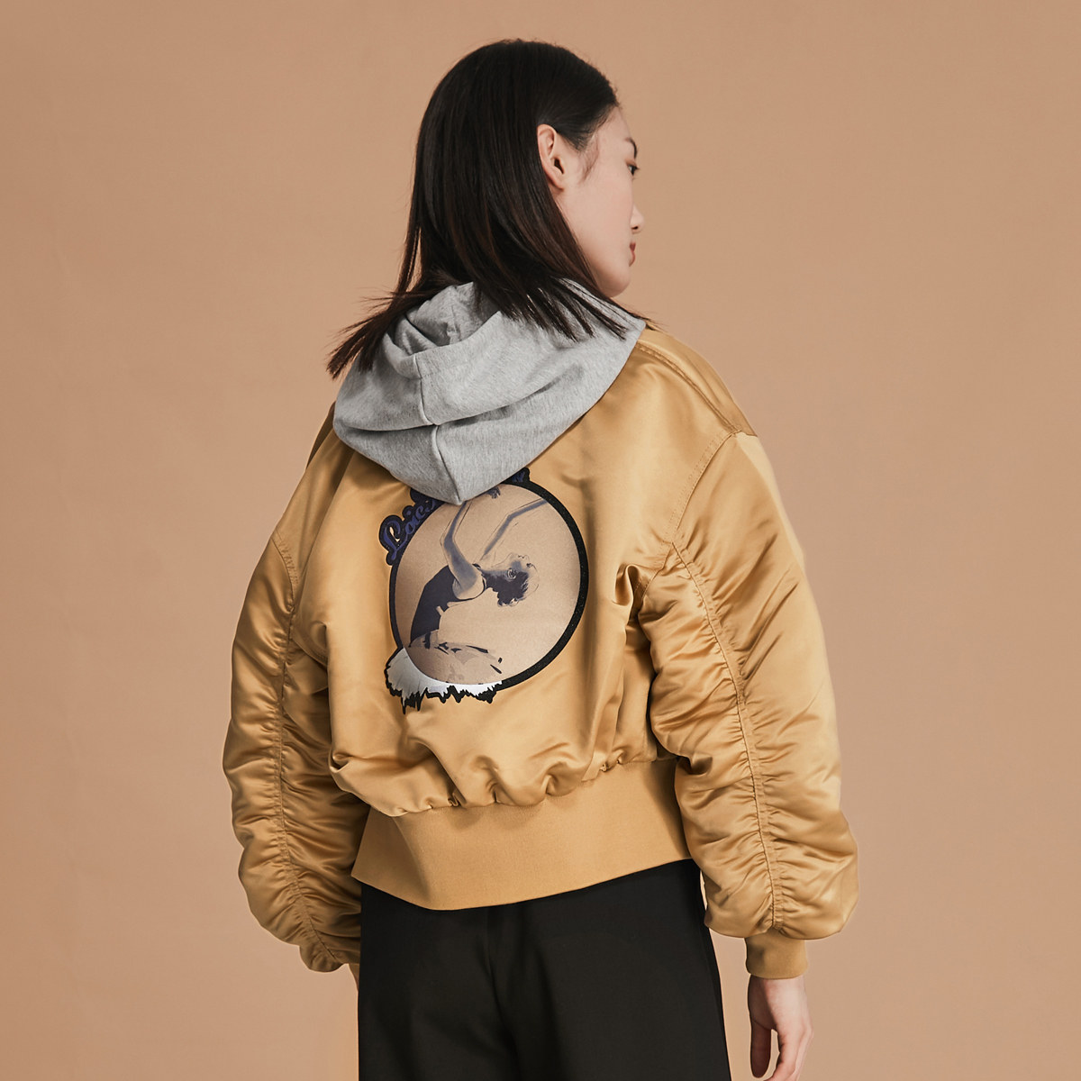 太平鸟 商场同款 帅气立领女式飞行员夹克 天猫优惠券折后¥249包邮(¥349-100)