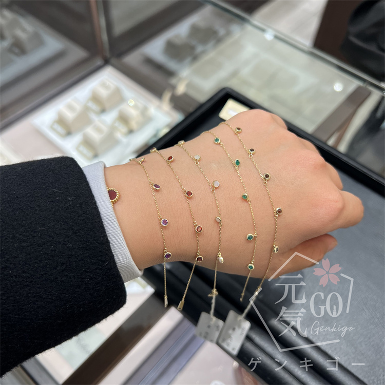 Yuan Gao purchases Japanese Tax direct mail age Akadoo 10K gold colorful bracelet flowing su cord