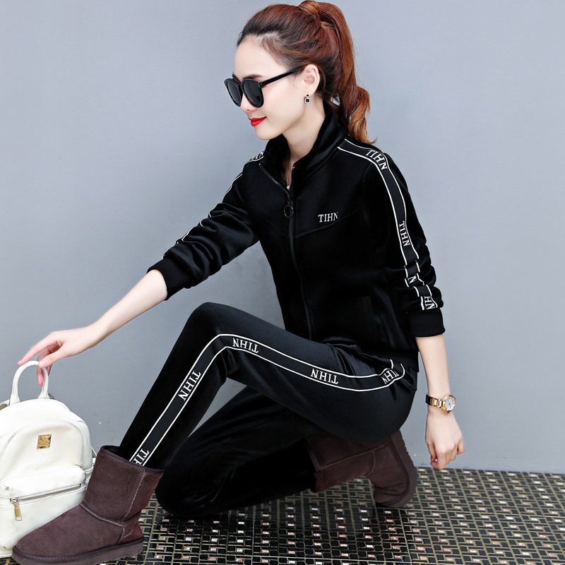 Thickened sports suit women's winter 2021 new temperament stand-up collar fashion Korean version plus velvet casual clothes warm two-piece suit
