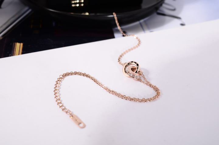 Phiên bản Hàn Quốc của mô hình vòng tròn tính khí đơn giản kim cương titan thép mạ vàng hồng 18K vòng chân vàng nữ trang sức mắt cá chân chuỗi vòng chân lắc chân vàng tây