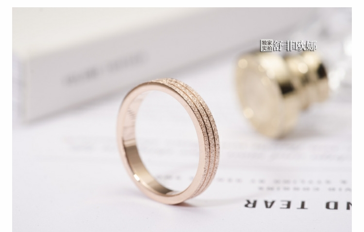 Nhật Bản và Hàn Quốc phiên bản thép titan mạ vàng hồng mờ nhẫn nhẫn đôi nam nữ nhẫn mẫu nhẫn nhẫn màu vàng thực phẩm trang sức nhẫn nhẫn vàng trắng nam