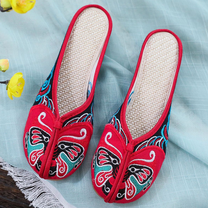 Clearance Sale! Ethnic Style Face-Painting Embroidered Shoes with Wedge Heel and Rubber Sole, Old Beijing Cloth Shoes, Closed-Toe Women's Slippers