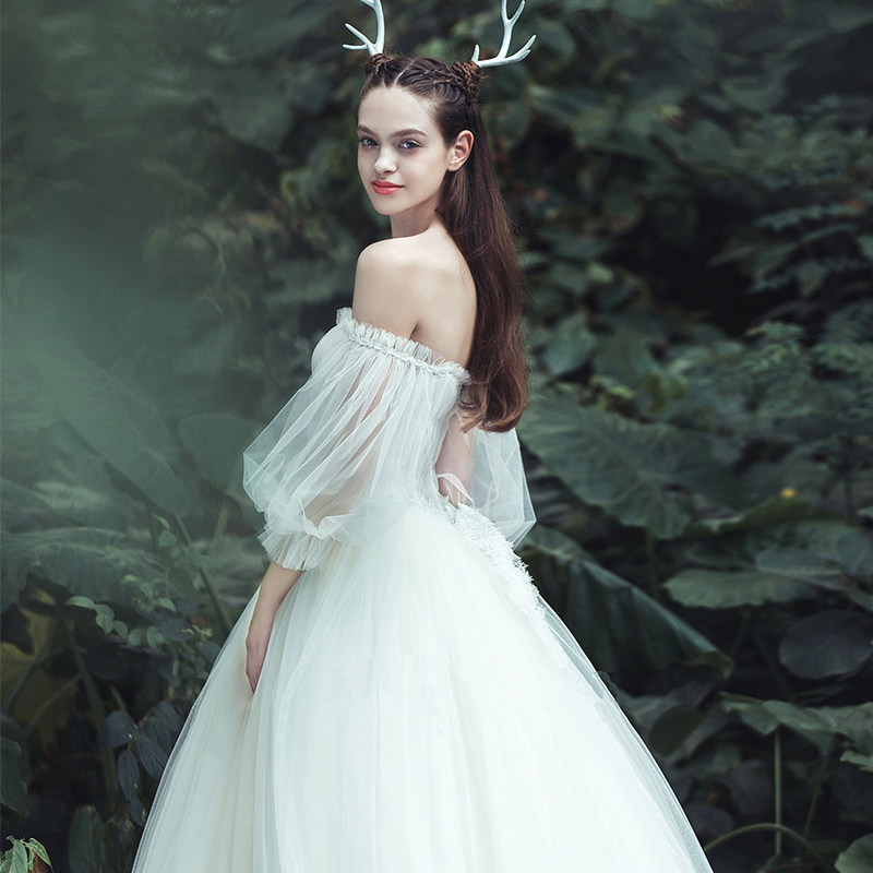 Beautiful small fresh cover arm concave shape with sleeves Tube top wedding dress change style recommended with sleeves