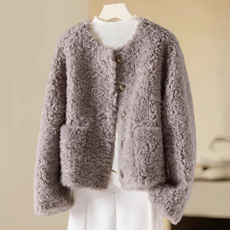 Off-Season Clearance All-Wool Fur Integrated Coat for Women 2026 Winter New Lamb Wool Fur Coat