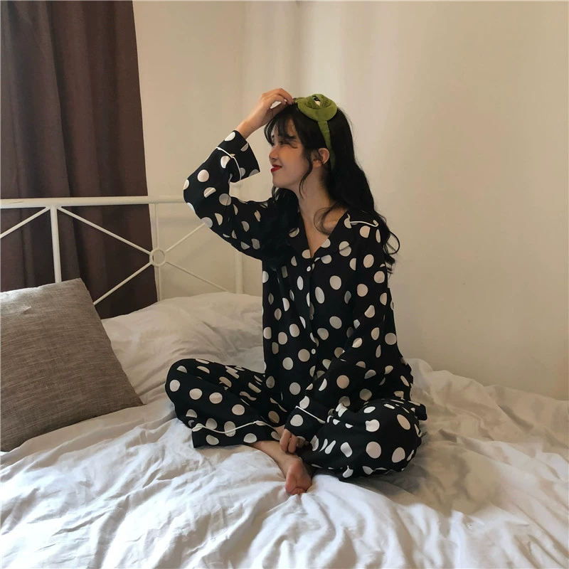 Bộ đồ ngủ chấm bi nữ mùa thu Hàn Quốc in dấu chấm in quần dài tay phù hợp với áo len ngọt ngào giản dị phục vụ nhà mùa xuân thời trang công sở