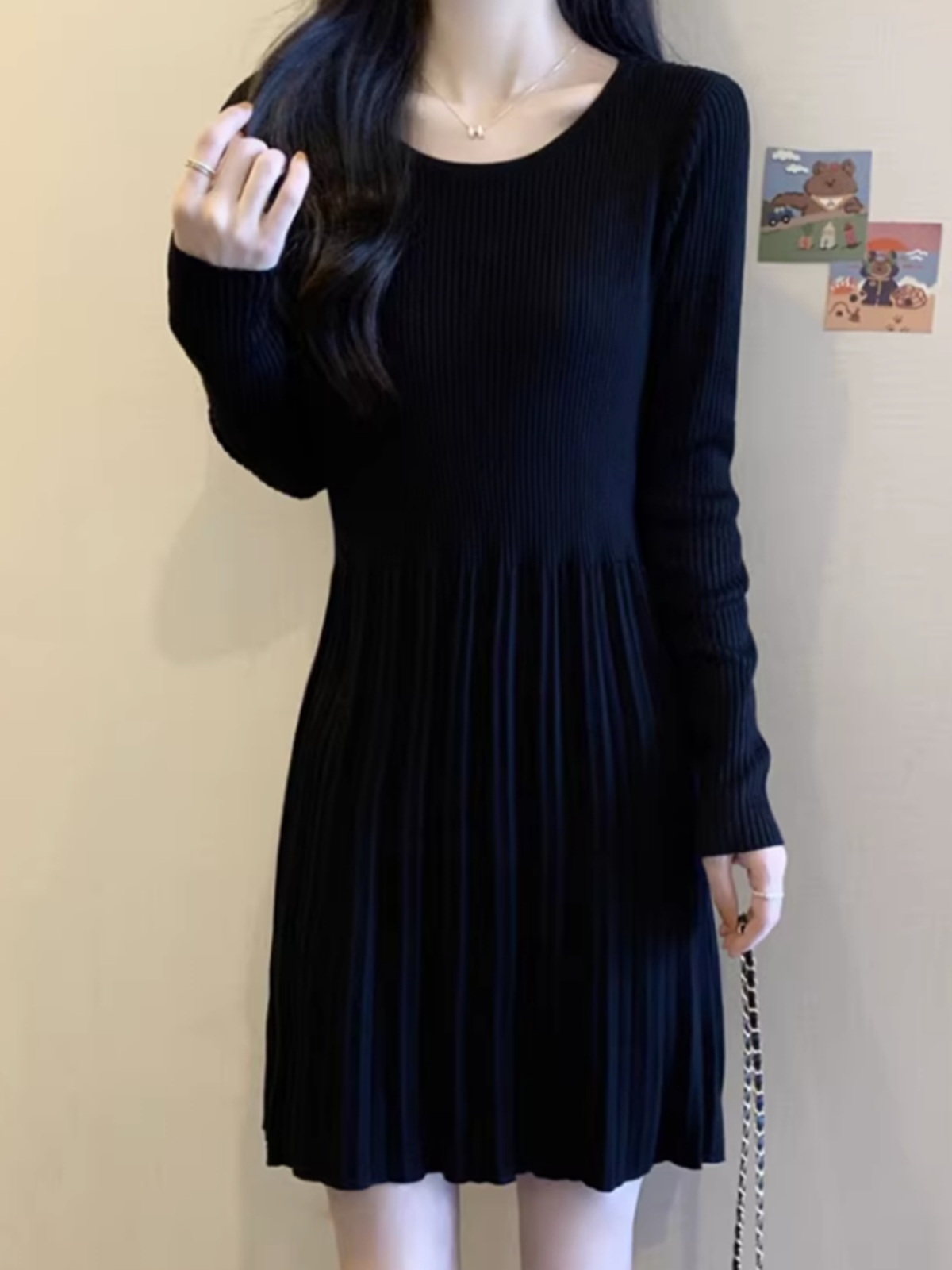 大码显瘦褶皱小黑裙秋冬穿搭显气质神器