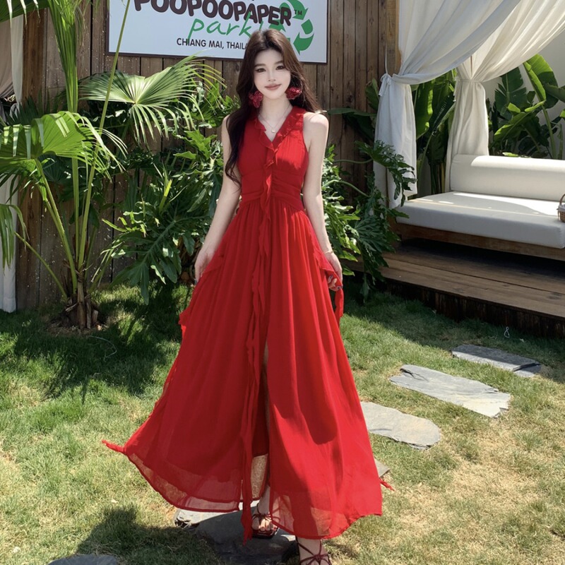 French-Style Red Halter Neck Plus-Size Spaghetti Strap Dress, New Summer Style, Large Size, Beach Vacation, High-End Feel, Slit Long Dress
