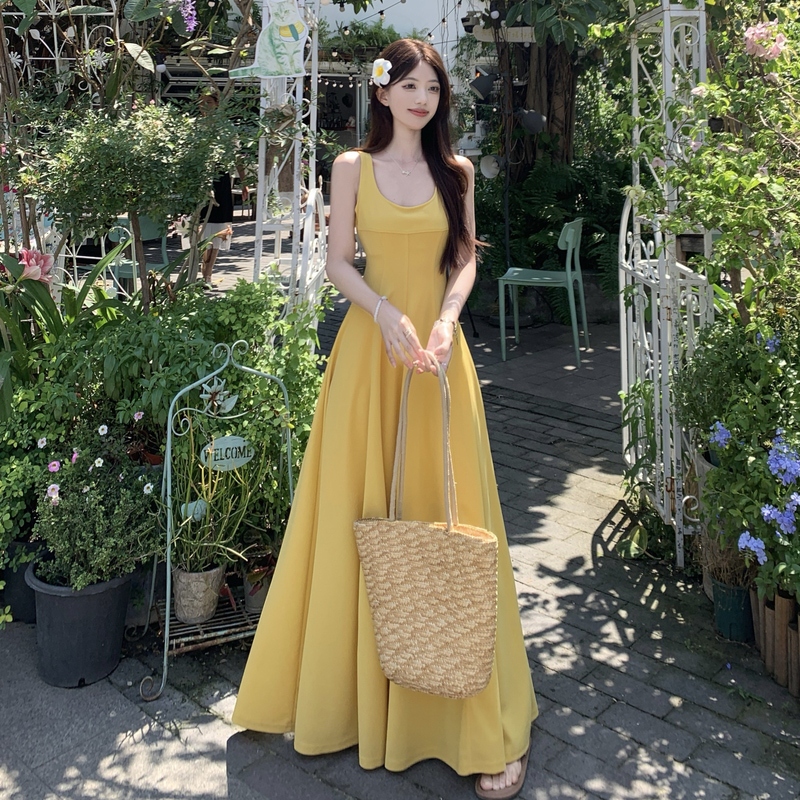 French-Style High-End Yellow Spaghetti Strap Dress, New Summer Plus-Size Tummy-Covering Tank Dress, Waist-Cinching Ankle-Length Dress