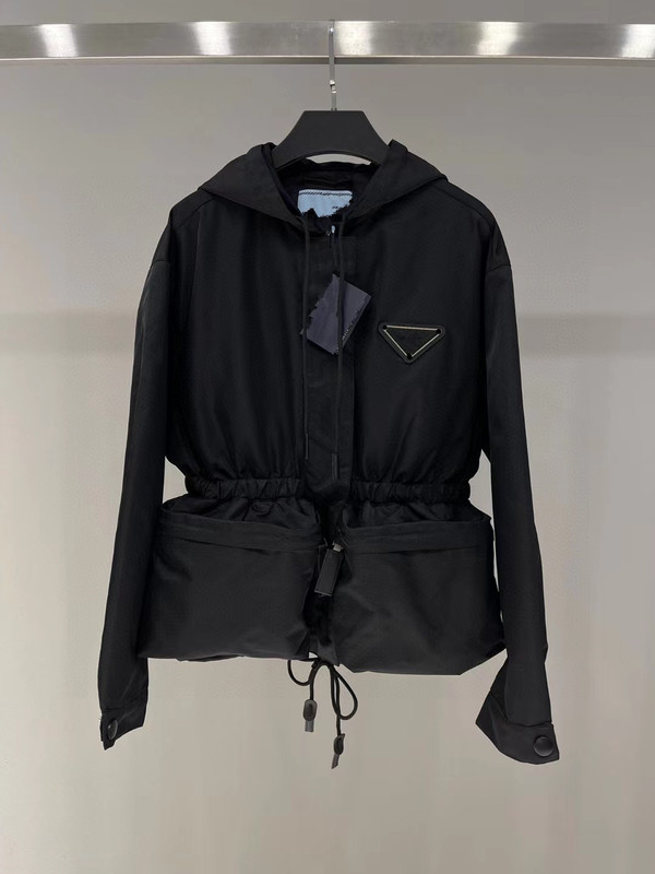 Hot-Selling Recommendation: Zhou Dongyu's Same Style P Brand Triangle Logo Jacket with Large Pockets, Cinched Waist, Hooded Windbreaker, and Outdoor Jacket