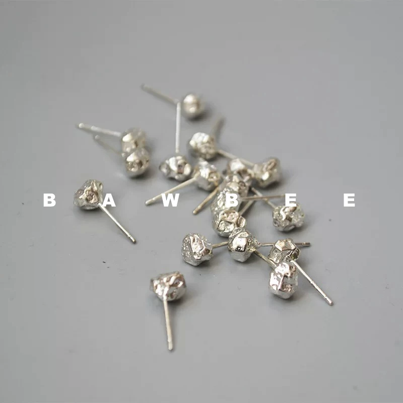 Серьги из серебра 925 BAWBEE с очень текстурной неровной вулканической лавовой каменной крошкой, инопланетно крутые, дикие