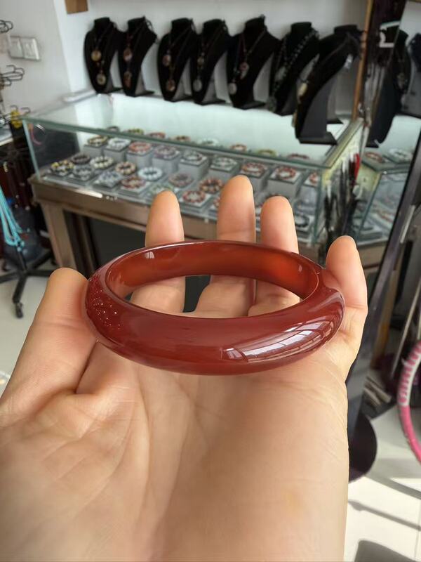 Trendy and Versatile Natural Red Agate Bracelet in Minimalist Style, Candy Color, Perfect as a Gift for the Year of the Snake or New Year