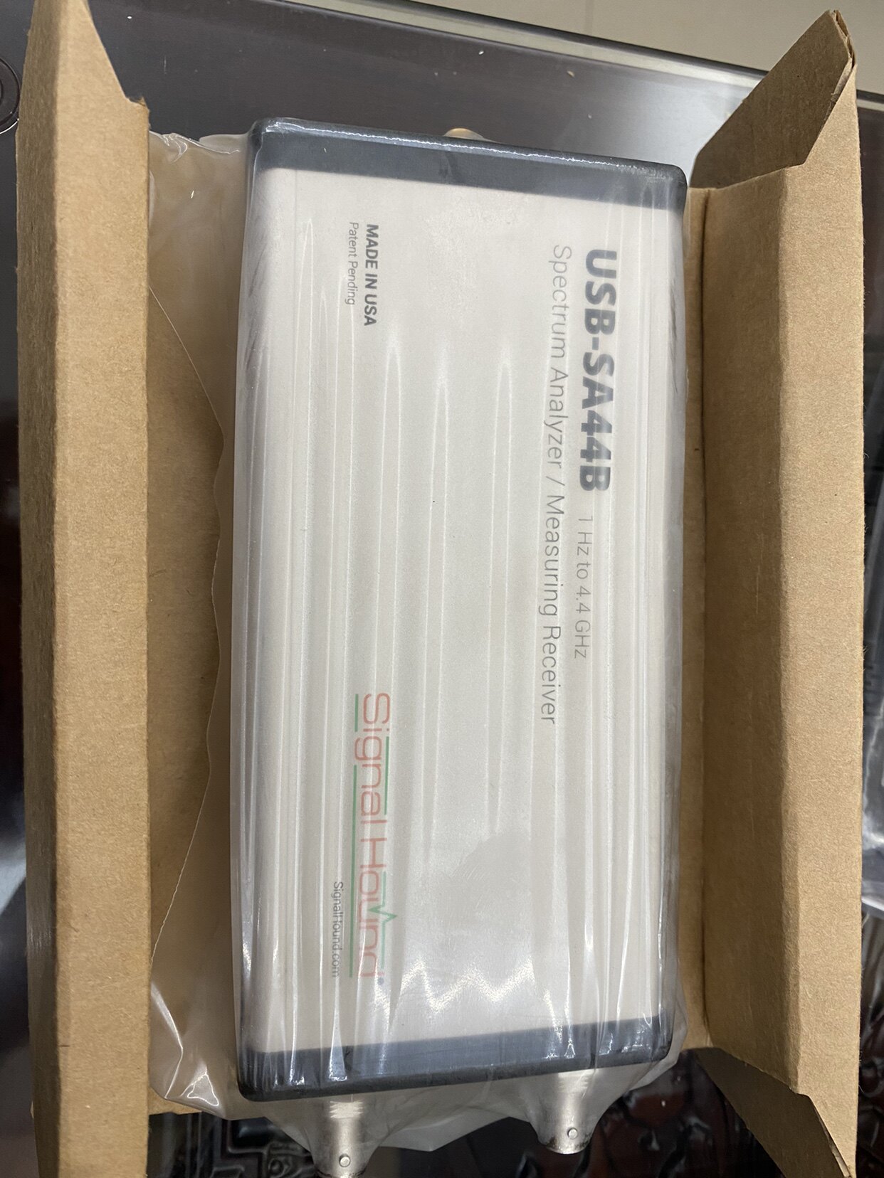 Анализаторы спектра 便携式usb-sa44b频谱分析仪1hz-4.4ghz usb接口虚拟频谱分析仪 Signal hound