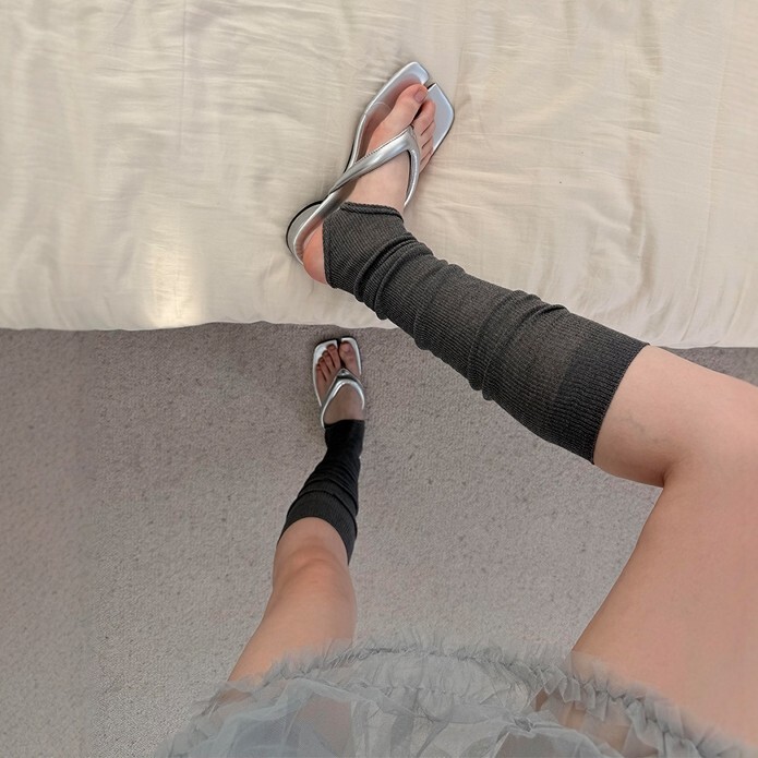 The Spring and Summer Sock Collection Is Here! Flip-Flops Paired with Stylish Outfits~ Slimming and Fashionable Ballet-Style Slouch Socks