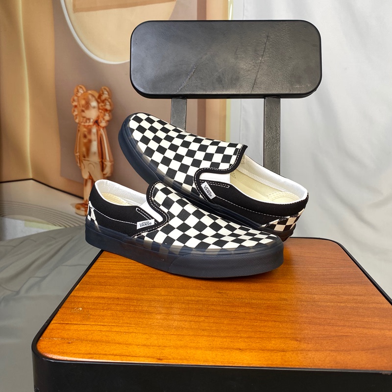 Vans Slip on Low-Top Classic Slip-On Plaid Casual Sneakers for Men and Women Vn000D5Pyb2