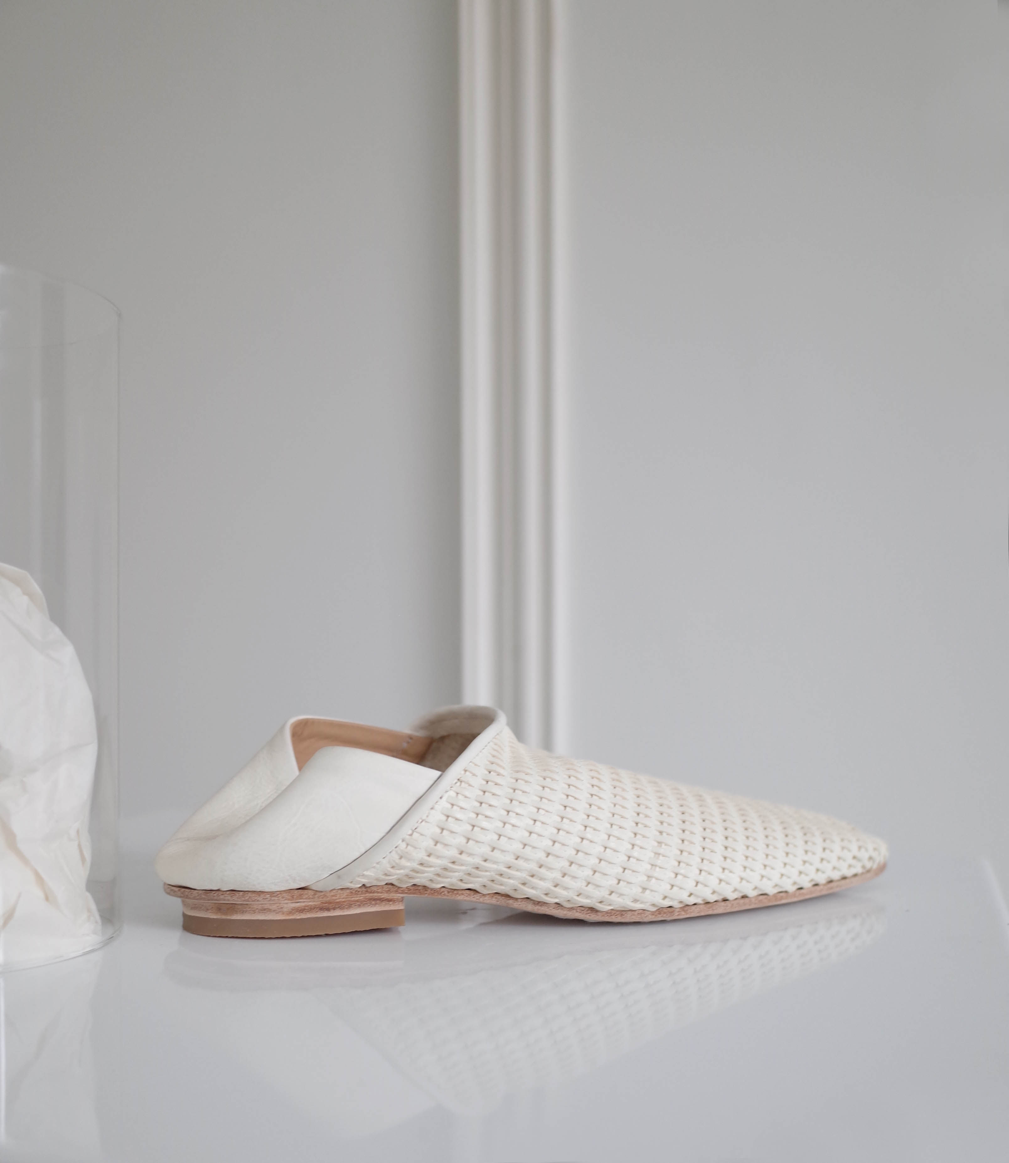 Темная обувь home work 18ss 手工编织牛皮尖头两穿鞋 atelier