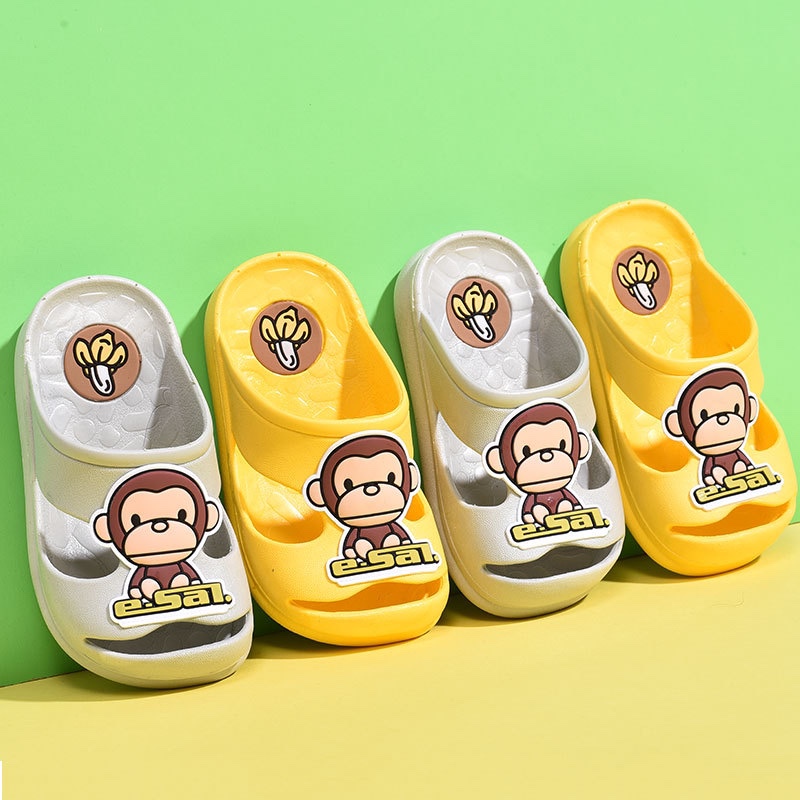 Disney Children's Cartoon Clogs with Soft Non-Slip Soles, Closed-Toe Bath Sandals, New Summer Model for Boys