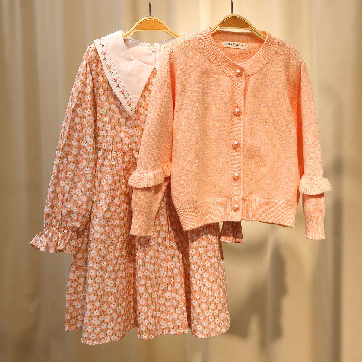 Small Tiger Patti Girl Suit two pieces of Shreddy Floral Dress Trendy 2022 Spring Dress Foreign Pie sweater suit