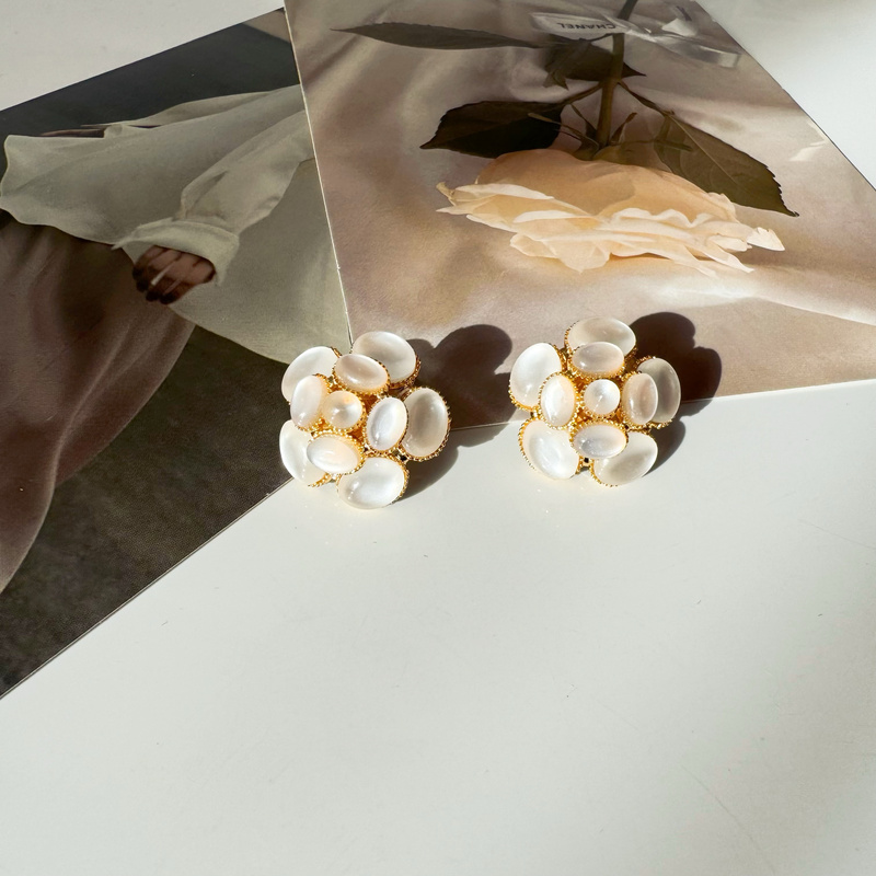Tiamoy European and American Retro Natural White Mother-Of-Pearl Camellia Earrings, Light Luxury, High-End Feel, Niche Design, Versatile Earrings