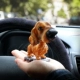 Sáng tạo xe trang trí lắc đầu nhỏ tu sĩ chó dễ thương chống trượt phụ kiện xe hơi đồ trang trí búp bê