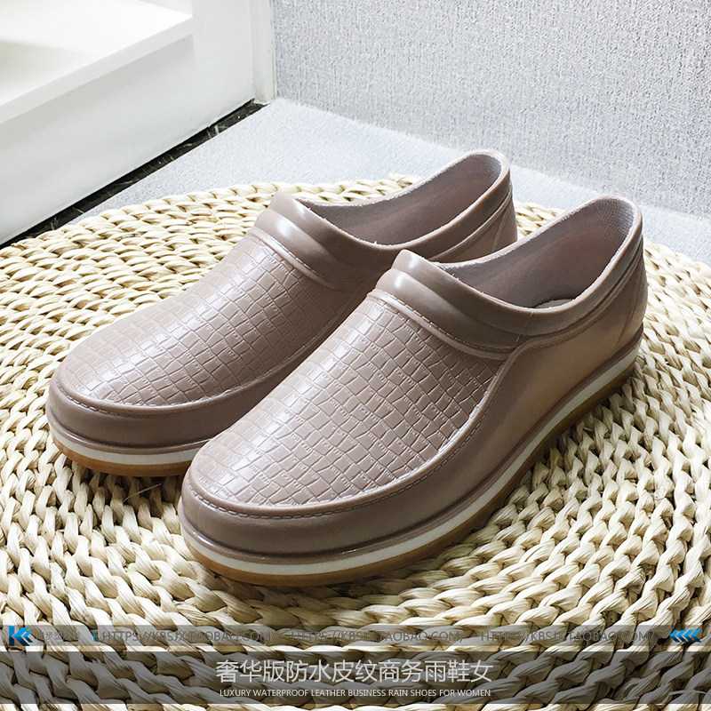 Integrated moulded waterproof rain shoes ladies Low Gang short cylinder Working shoes Anti-slip rubber abrasion resistant and soft inner lining fit insole