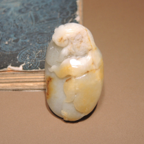 I was stunned by the dialect Hetian jade Xinjiang Yulong River hanging gold-skinned white jade seed material single-seed carving with more than one year in a row pendant h2