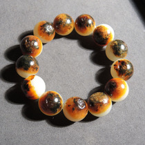 I was stunned by the dialect quality Hetian jade from Xinjiang with red skin and white jade seed material card 16mm bracelet R1