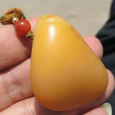 Dialect Hetian Jade special big leak only 36000 yuan chicken oil yellow gold silk jade seed material three-legged golden toad handle C