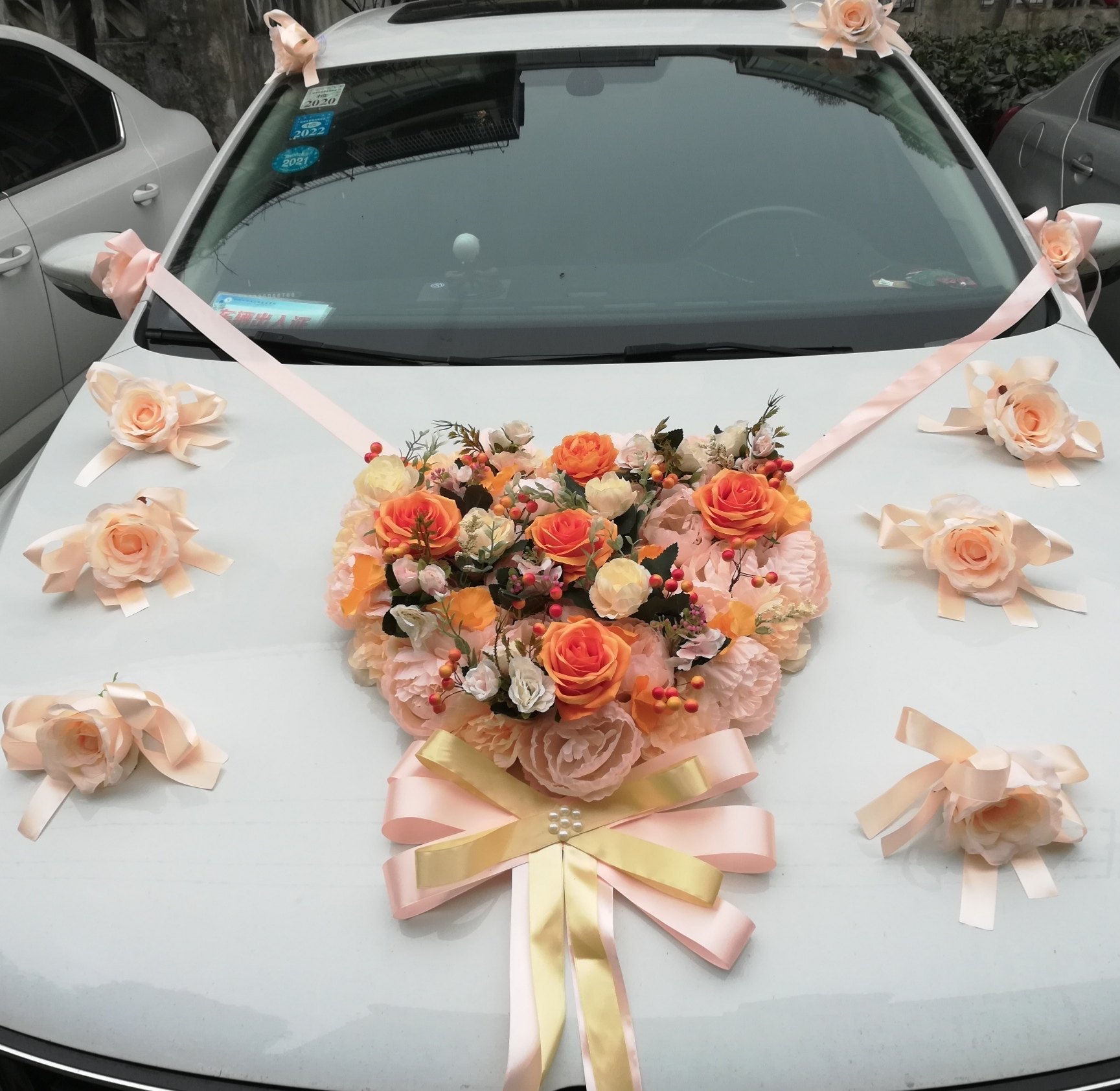 The main wedding car decoration full set of car front flower creative supplies fleet wedding personality float layout suction cup pull flower